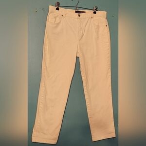 Gloria Vanderbilt Women's  Light Yellow pants/jeans Size 14 Short